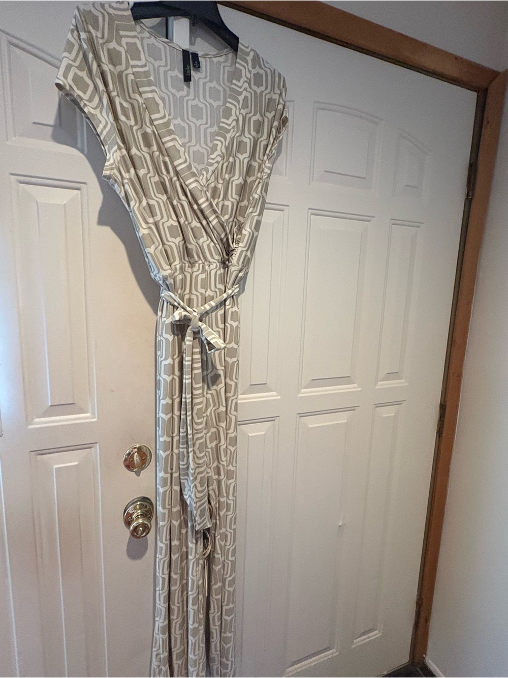 Stylish Geometric jumpsuit- Neutral Beige/White/gray-